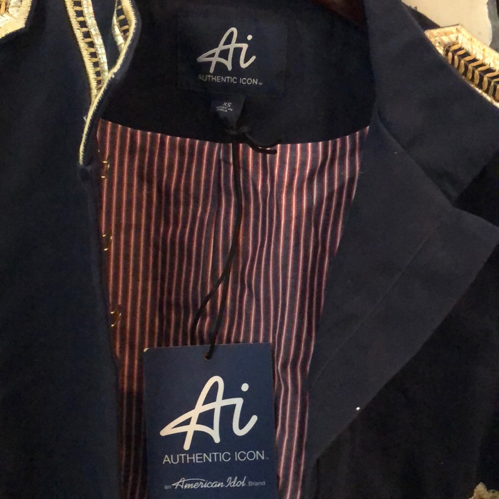 Embroidered blazer - Picture 2 of 8